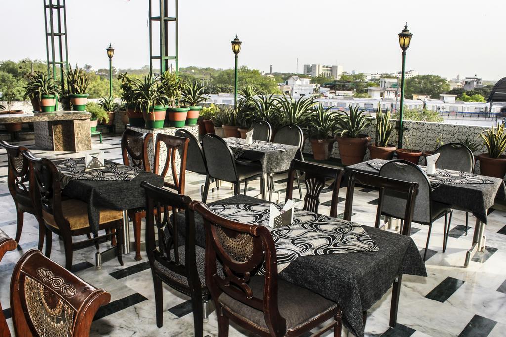 Hotel Arpit Palace Delhi  Eksteriør billede