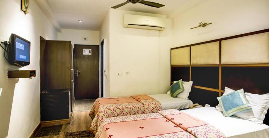 Hotel Arpit Palace Delhi  Eksteriør billede